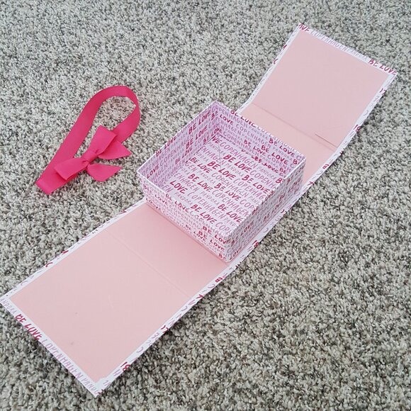 RARE Exclusive Denmark Copenhagen Pandora Gift Jewelry Box BE LOVE - Picture 8 of 10